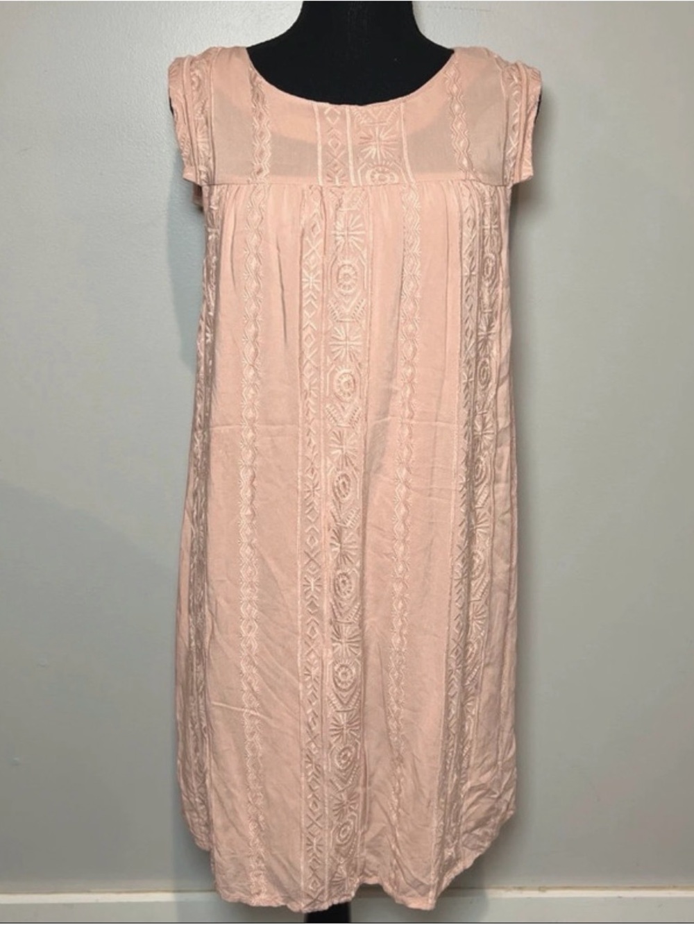 Knox Rose Blush Embroidered Cap-Sleeve Midi Dress